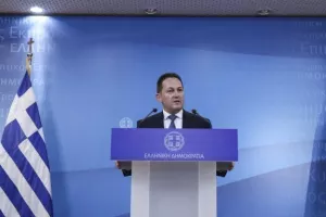 "Πάσχα στο σπίτι, φέτος ας σουβλίσουμε τον κορωνοϊό"