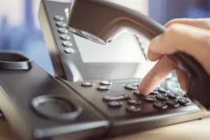 Υπηρεσία "Σας Κρατάμε Παρέα!" για συντροφιά!