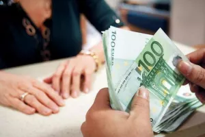 Άρχισε η καταβολή επιδομάτων σε όσους είχαν λάθος στοιχεία