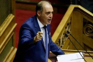 Διαψεύδει...