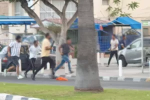 ΞΥΛΟ (ανάμεσα σε αλλοδαπούς) και τραυματισμός στη Λεμεσό