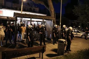 Υγειονομική βόμβα τα υπαίθρια πάρτι – Πιθανές νέες απαγορεύσεις