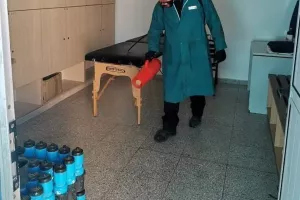 ΦΩΤΟΣ/Απολύμανση πριν την επιστροφή