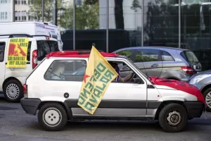 Διαδηλώσεις κατά της καραντίνας!