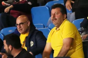 Στην ώρα τους...