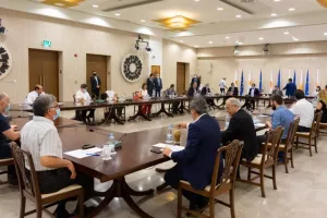 Παρασκευή ΑΠΟΦΑΣΕΙΣ για αεροδρόμια-ξενοδοχεία