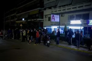 Υγειονομική βόμβα τα υπαίθρια πάρτι – Πιθανές νέες απαγορεύσεις