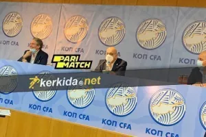 ΦΩΤΟΣ από τη συνέλευση