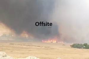 (ΒΙΝΤΕΟ) Έκτος ελέγχου φωτιά κοντά στο παλιό αεροδρόμιο Λευκωσίας