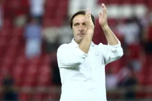 Μαρτίνς: «Κορυφαία ομάδα με εκατομμύρια οπαδούς ο Ολυμπιακός»