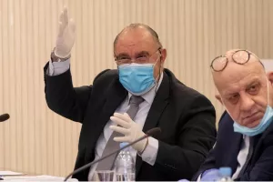 ΛΥΣΗ...