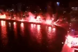 Οι "φυγάδες" το... γιόρτασαν παραλιακά