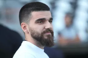 Γ. Σαββίδης για Ολυμπιακό: «Πάλι διάσημοι γίνατε, Αυγενάκη χάθηκες» 