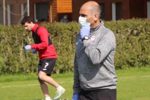(ΦΩΤΟΣ) Με γάντια και μάσκες η επιστροφή στις προπονήσεις