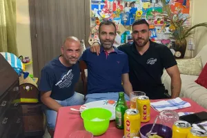 ΔΥΝΑΤΗ συνάντηση με τρίο ΡΕΦ!