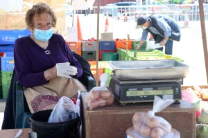 (ΦΩΤΟΣ) 2.000+ στη Λαϊκή Αγορά