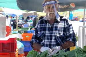 (ΦΩΤΟΣ) 2.000+ στη Λαϊκή Αγορά