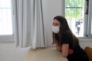 ΦΩΤΟΣ/Στα θρανία με μάσκες οι τελειόφοιτοι