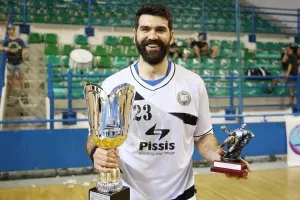 ΠΑΡΝΑΣΣΟΣ ΣΤΡΟΒΟΛΟΥ: «Να παίξουμε ή πρωτάθλημα εμείς»