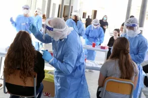 ΜΑΘΗΤΗΣ σε Γυμνάσιο το σημερινό κρούσμα