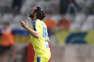 ΤΕΛΟΣ μίας ΚΟΡΥΦΑΙΑΣ καριέρας