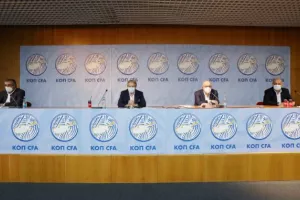 ΦΩΤΟΣ από τη συνέλευση