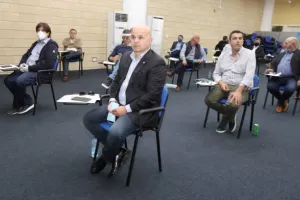 ΦΩΤΟΣ από τη συνέλευση