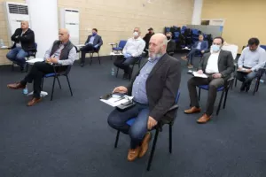 ΦΩΤΟΣ από τη συνέλευση