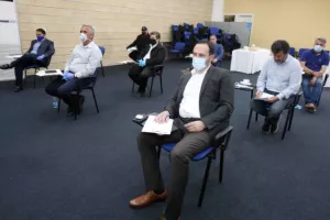 ΦΩΤΟΣ από τη συνέλευση