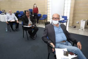 ΦΩΤΟΣ από τη συνέλευση