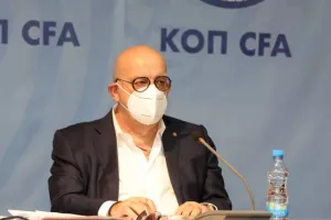 ΦΩΤΟΣ από τη συνέλευση
