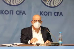 ΦΩΤΟΣ από τη συνέλευση