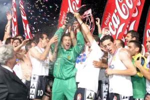 Goal-goal ο Μάκης και κύπελλο η ΑΕΚ!