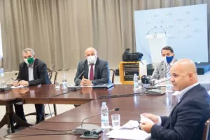 (ΦΩΤΟΣ) Η σύσκεψη στο Προεδρικό 
