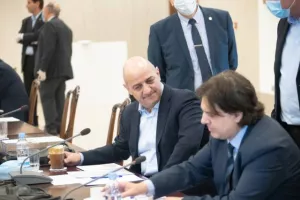 (ΦΩΤΟΣ) Η σύσκεψη στο Προεδρικό 