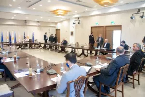 (ΦΩΤΟΣ) Η σύσκεψη στο Προεδρικό 