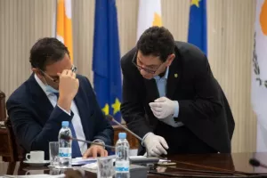 (ΦΩΤΟΣ) Η σύσκεψη στο Προεδρικό 