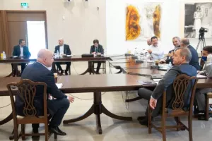 (ΦΩΤΟΣ) Η σύσκεψη στο Προεδρικό 