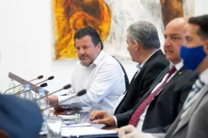 (ΦΩΤΟΣ) Η σύσκεψη στο Προεδρικό 