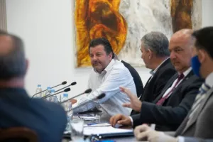 (ΦΩΤΟΣ) Η σύσκεψη στο Προεδρικό 