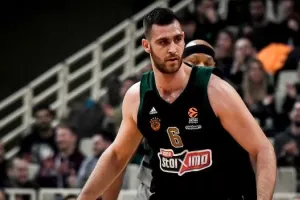 Παπαγιάννης: Άλλος άνθρωπος, εμφανώς πιο αδυνατισμένος (φώτο)