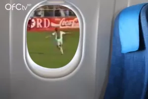 Στιγμές... με το αεροπλανάκι! (Βίντεο)