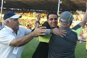 ΠΑΜΠΟΣ στο ΚΕΡΚΙΔΑ για το 2012: "Έκλαιγαν, γονάτιζαν μπροστά μου/Συγκινούμαι, γεμίζουν τα μάτια μου"