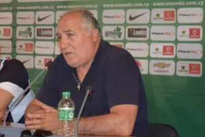 "Θέλουμε τίτλους μέσα στα γήπεδα, μια ζωή έτσι ήταν η Ομόνοια/Καταλαβαίνω την Ανόρθωση" (ΧΑΡΑΛΑΜΠΟΥΣ)