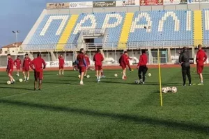 ΝΕΑ σεζόν με μόλις... ΤΡΙΑ συμβόλαια! 