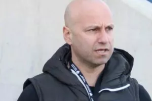 ΧΡΙΣΤΟΥ/"Απλήρωτοι λογαριασμοί του νερού/Τρύπα το γηπεδικό ζήτημα" 