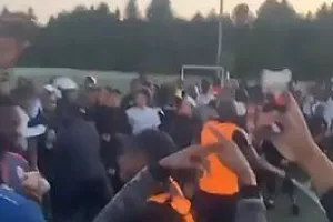 Νέο «ντου» φιλάθλων σε ποδοσφαιρικό ματς! (βίντεο/φώτος)
