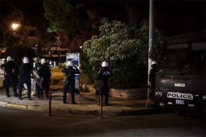 Υγειονομική βόμβα τα υπαίθρια πάρτι – Πιθανές νέες απαγορεύσεις