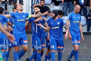 Έμειναν οι υπογραφές...