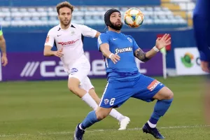 Γεύμα στην πισίνα!